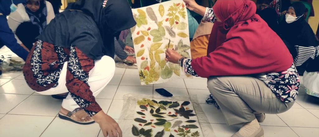 produk banyumas pelatihan ecoprint desa jingkang ajibarang